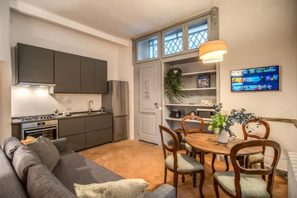 Apartment Torretta Storica Pantheon Rom